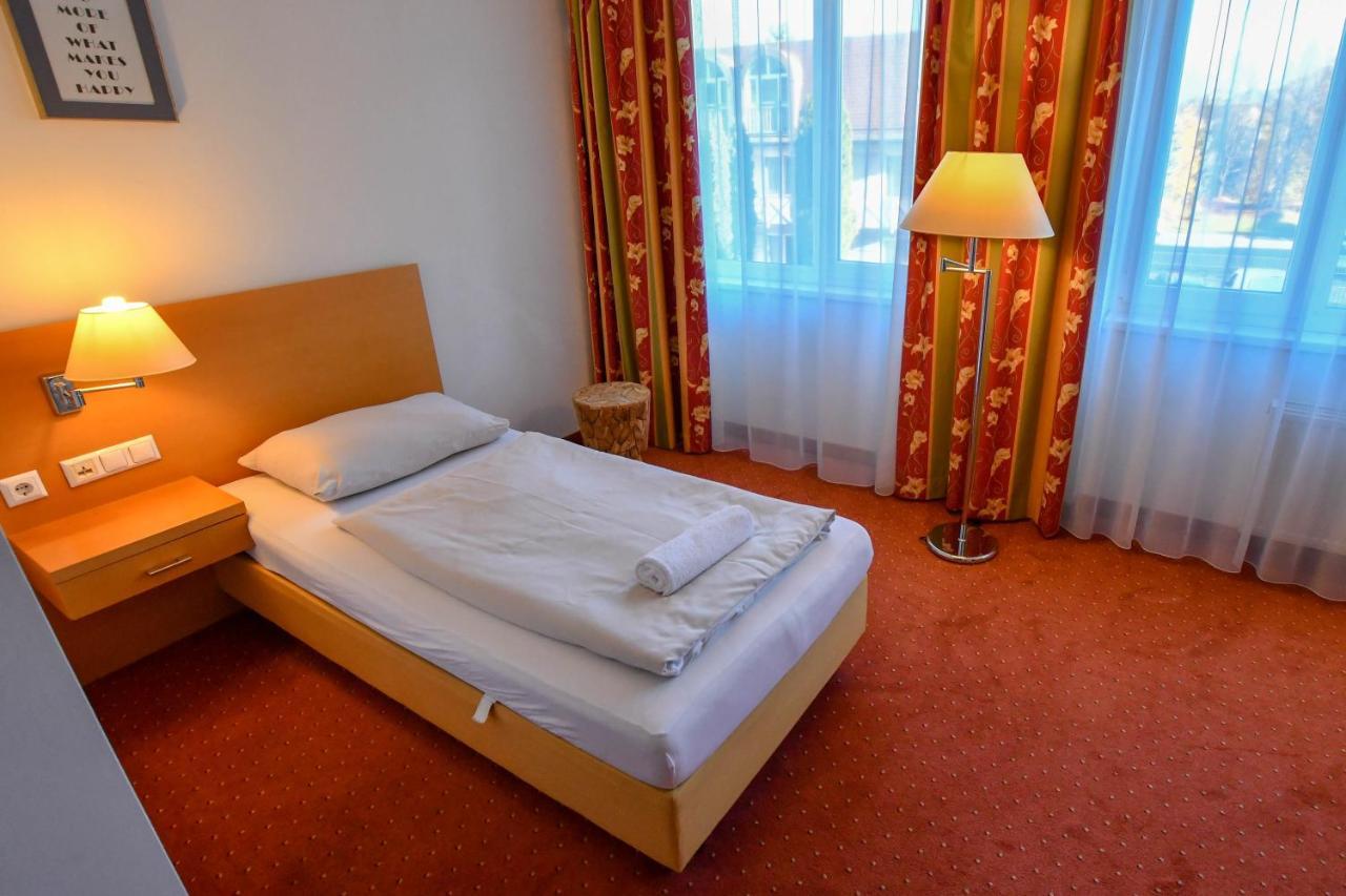 Motel55 - Nettes Hotel Mit Self Check-In In Villach, Warmbad Екстер'єр фото